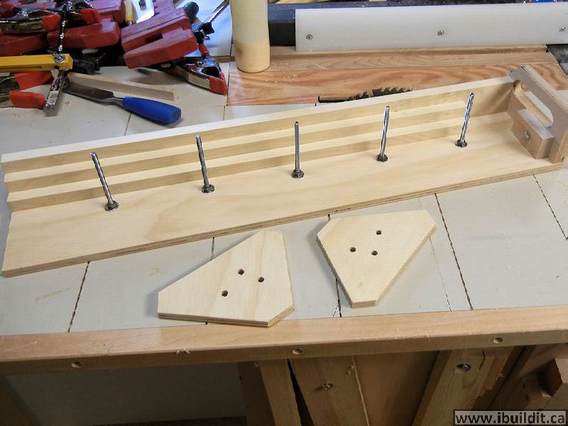 How To Make A Taper Jig For The Table Saw IBUILDIT.CA